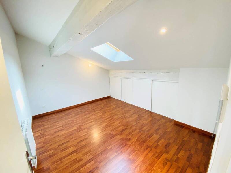 Rent apartment appartement 98.36 m² in Saint-Laurent-sur-Saône 01750 - 795 €