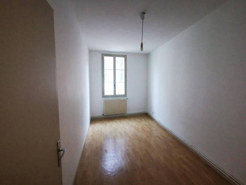 Location appartement 4 pièces 105.75 m² à Cluny 71250 4 - 766 €