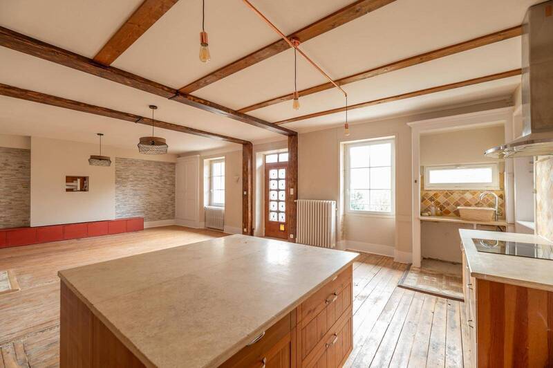 Location maison 4 pièces 141.85 m² à Lugny 71260 6 - 1 035 €
