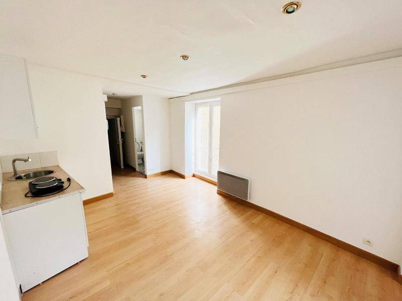 Location appartement rénové 1 pièce 27.5 m² à Mâcon 71000 4 - 380 €