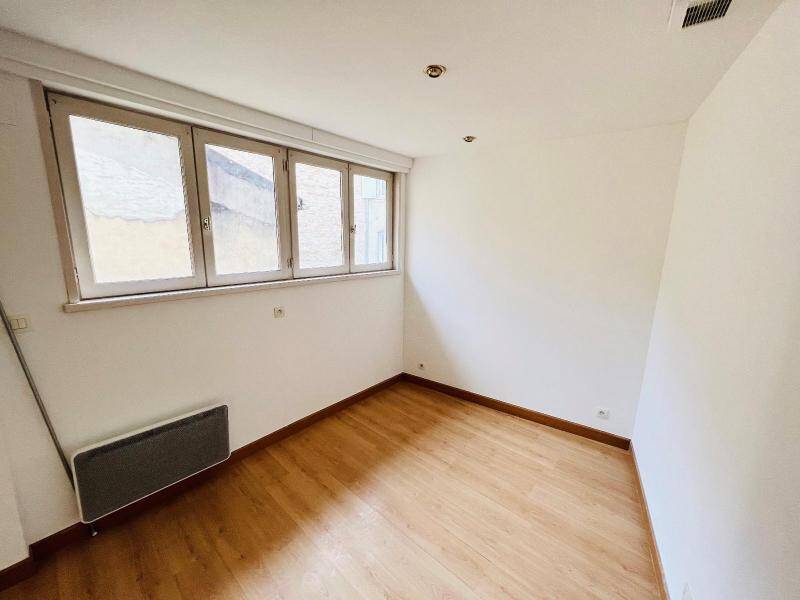 Location appartement rénové 1 pièce 27.5 m² à Mâcon 71000 4 - 380 €