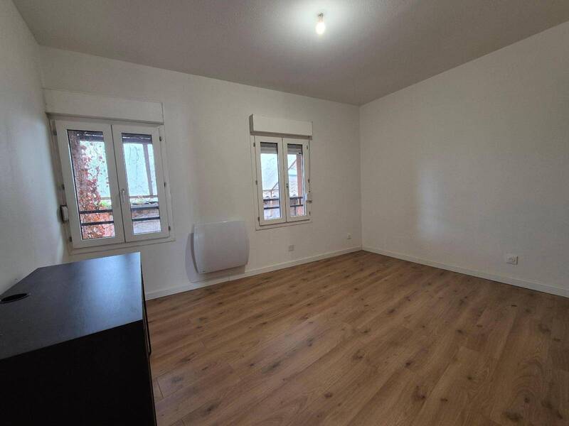 Location appartement rénové 4 pièces 92.07 m² à Saint-Laurent-sur-Saône 01750 5 - 890 €