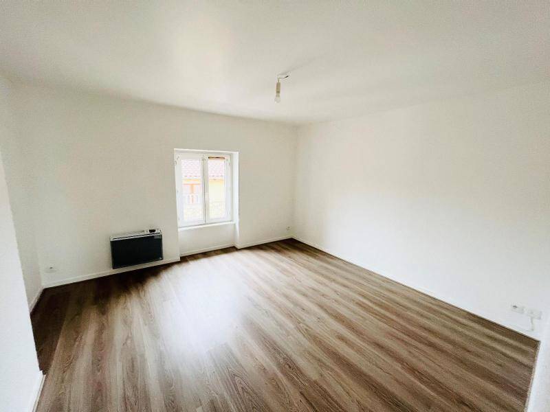 Rent apartment appartement rénové 2 rooms 48.86 m² in Mâcon 71000 4 - 410 €