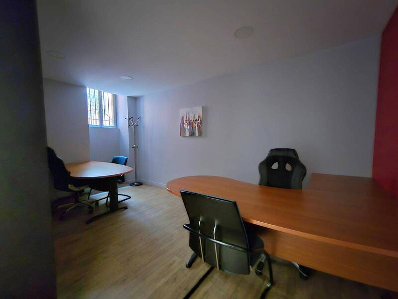 Location local boutique à Mâcon 71000 1 100 €