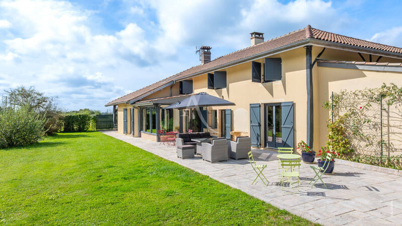 Vente maison 7 pièces 268.34 m² à Boissey 01380