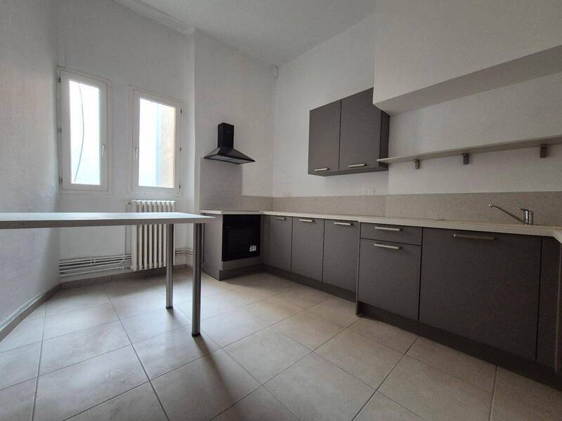 Rent apartment appartement 4 rooms 107.07 m² in Mâcon 71000 4 - 800 €