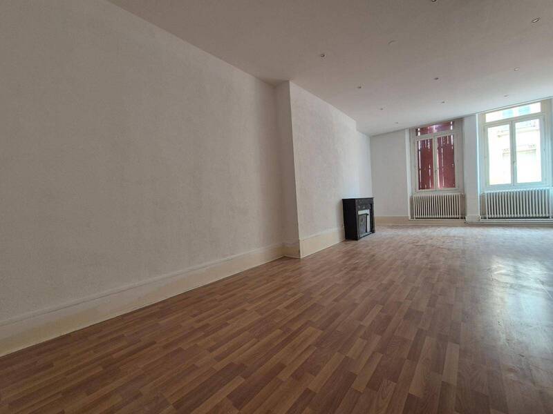 Rent apartment appartement 4 rooms 107.07 m² in Mâcon 71000 4 - 800 €