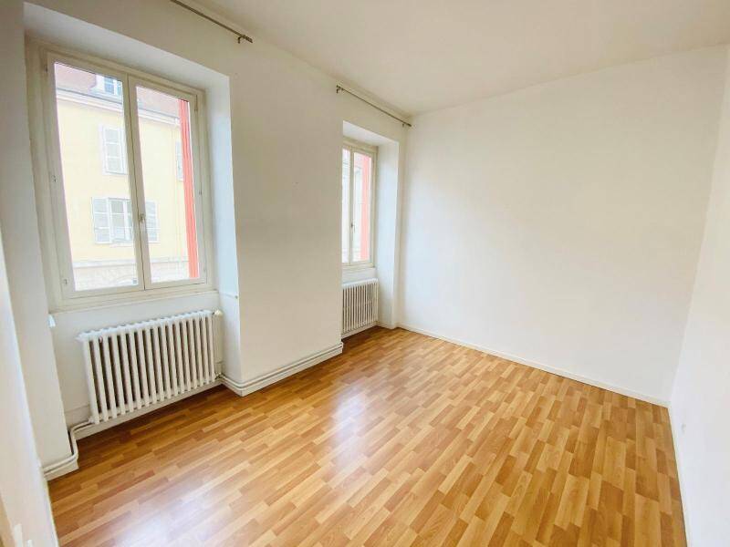 Rent apartment appartement 4 rooms 107.07 m² in Mâcon 71000 4 - 800 €