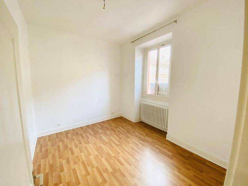 Rent apartment appartement 4 rooms 107.07 m² in Mâcon 71000 4 - 800 €