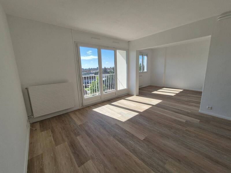 Rent apartment appartement rénové 4 rooms 81.72 m² in Charnay-lès-Mâcon 71850 5 - 795 €