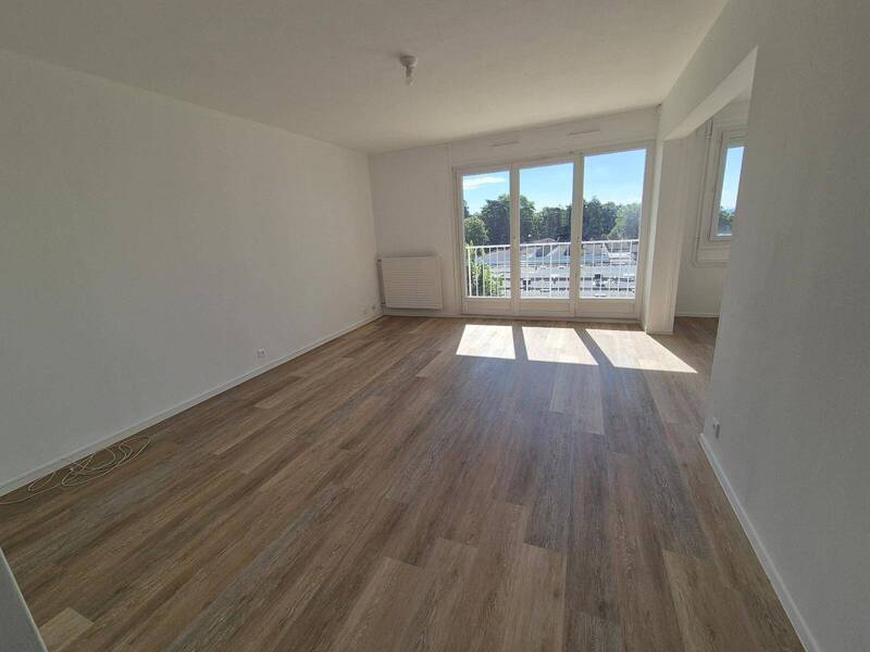 Rent apartment appartement rénové 4 rooms 81.72 m² in Charnay-lès-Mâcon 71850 5 - 795 €