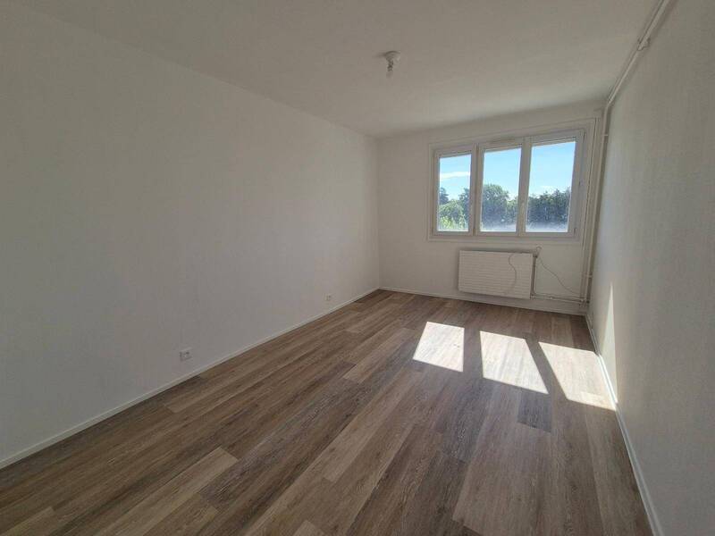 Rent apartment appartement rénové 4 rooms 81.72 m² in Charnay-lès-Mâcon 71850 5 - 795 €