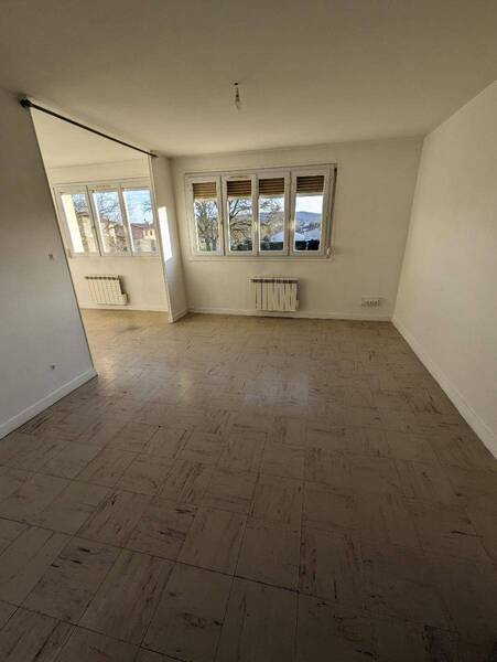 Location appartement rénové 2 pièces 55.12 m² à Saint-Gengoux-de-Scissé 71260 5 - 390 €