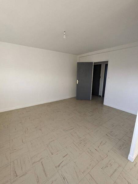 Location appartement rénové 2 pièces 55.12 m² à Saint-Gengoux-de-Scissé 71260 5 - 390 €