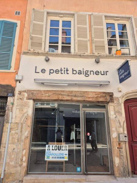 Location local boutique à Mâcon 71000 775 €
