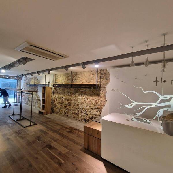 Location local boutique à Mâcon 71000 775 €