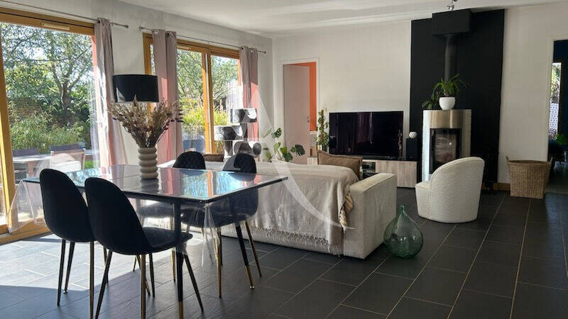 Vente maison 5 pièces 115 m² à Laizé 71870