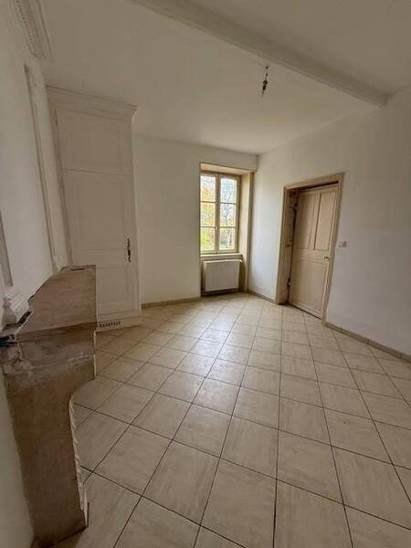 Location appartement 48.5 m² à Viré 71260 - 450 €