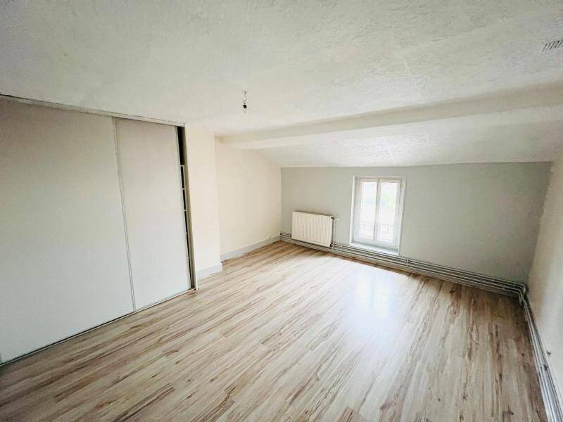 Location appartement 3 pièces 85.16 m² à Charnay-lès-Mâcon 71850 4 - 650 €