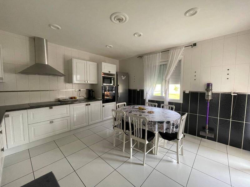 Location maison 5 pièces 136.59 m² à Charnay-lès-Mâcon 71850 5 - 1 565 €