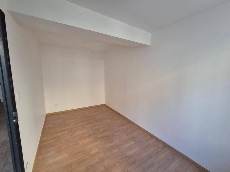 Location appartement rénové 3 pièces 57.87 m² à Thoissey 01140 4 - 690 €