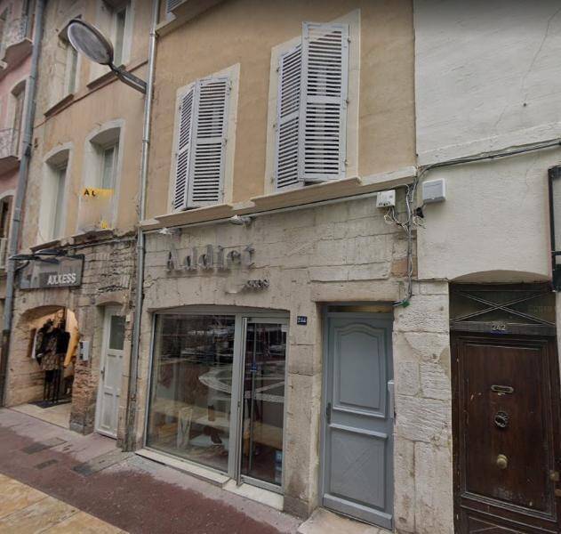 Location local boutique à Mâcon 71000 609 €