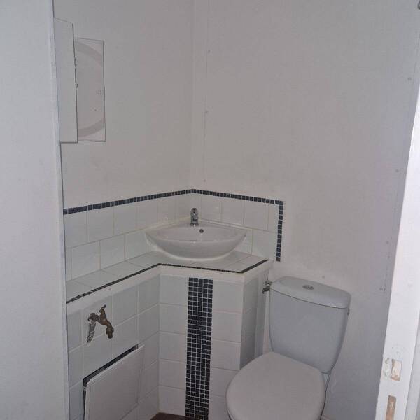 Location local boutique à Mâcon 71000 609 €