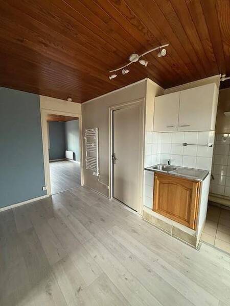 Rent apartment appartement rénové 3 rooms 61 m² in Feillens 01570 5 - 580 €