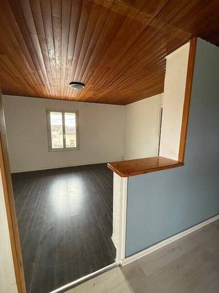 Rent apartment appartement rénové 3 rooms 61 m² in Feillens 01570 5 - 580 €