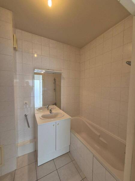 Location appartement récent 2 pièces 50 m² à Mâcon 71000 4 - 705 €