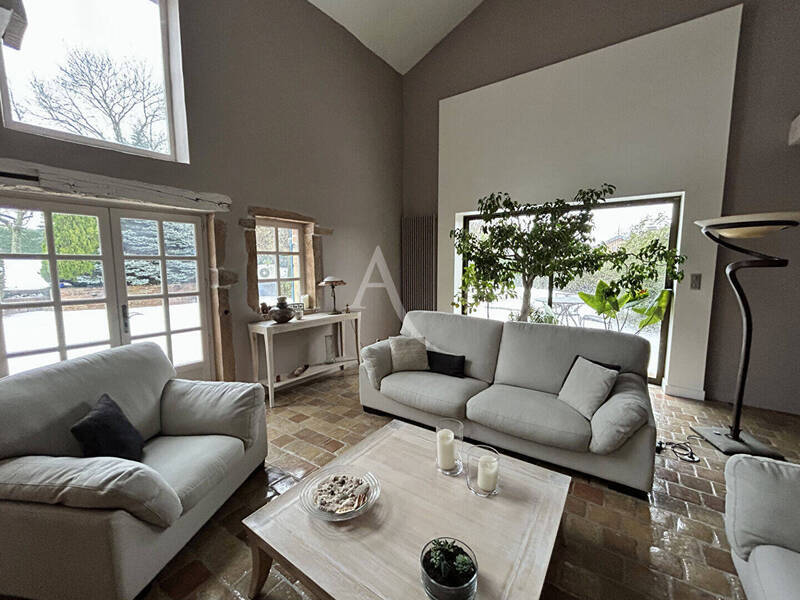 Vente maison 5 pièces 195 m² à Charnay-lès-Mâcon 71850