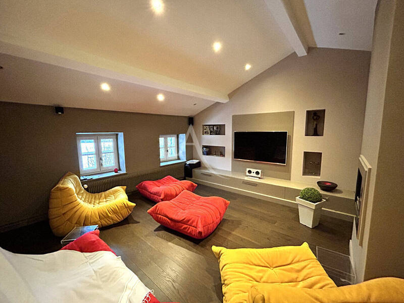 Vente maison 5 pièces 195 m² à Charnay-lès-Mâcon 71850