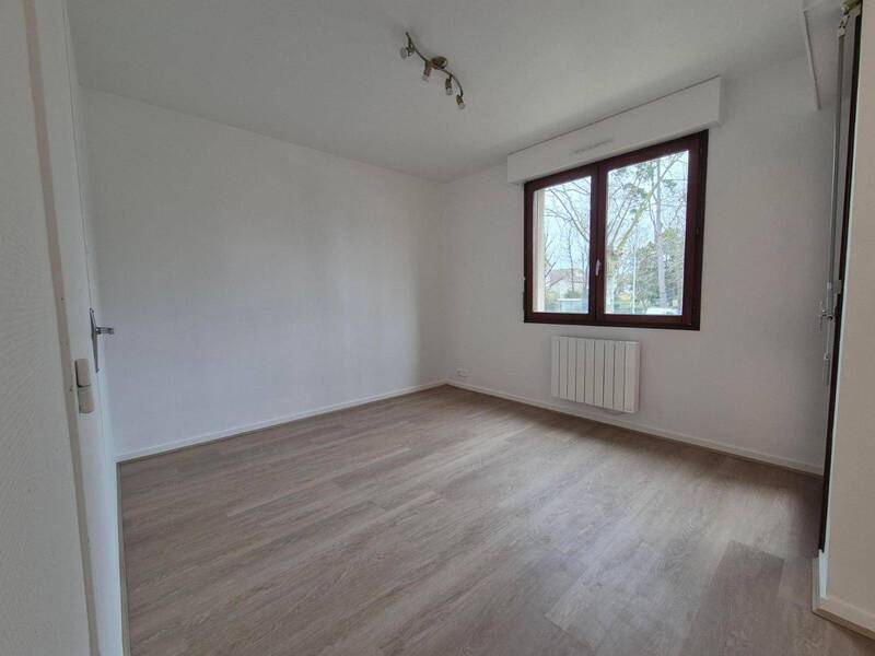 Location appartement rénové 4 pièces 82.07 m² à Pont-de-Veyle 01290 4 - 880 €