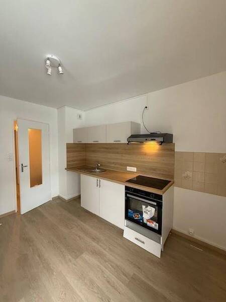 Rent apartment appartement rénové 4 rooms 82.07 m² in Pont-de-Veyle 01290 4 - 915 €