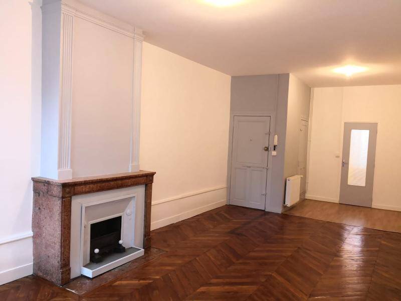 Location appartement rénové 3 pièces 72 m² à Mâcon 71000 4 - 560 €