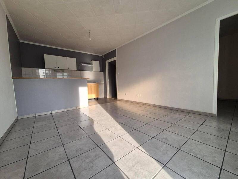 Rent apartment appartement 1 room 35 m² in Feillens 01570 - 380 €