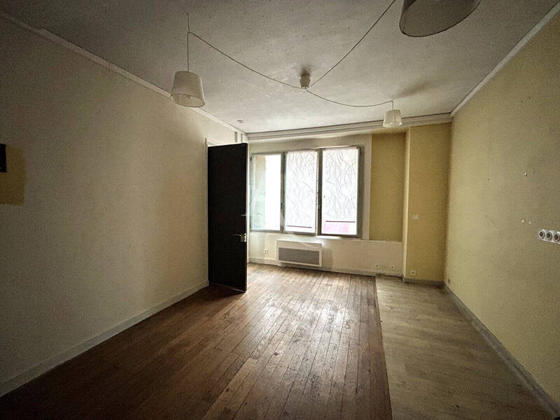 Vente local commercial à Mâcon 71000 127 500 €