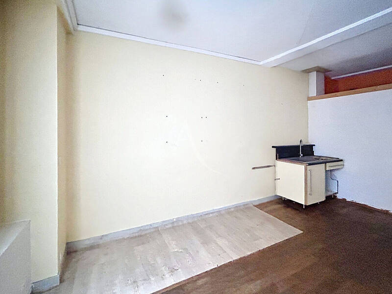 Vente local commercial à Mâcon 71000 103 000 €