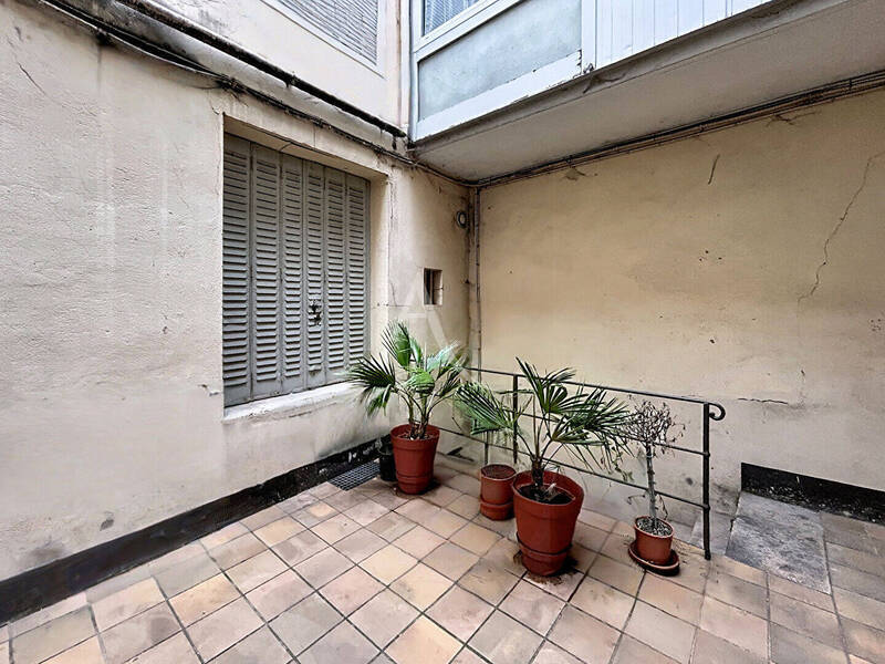 Vente local commercial à Mâcon 71000 103 000 €