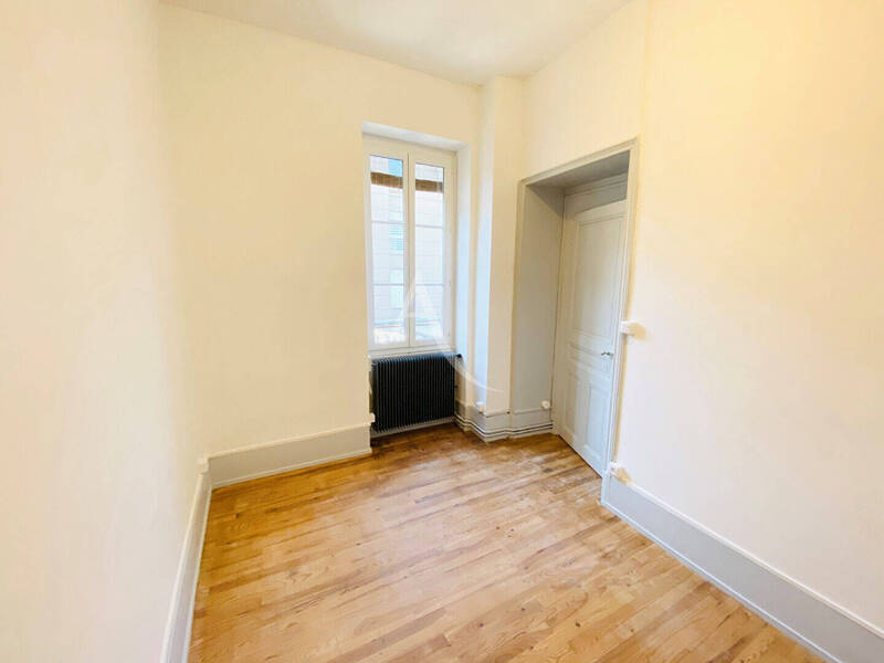 Vente appartement 5 pièces 129.6 m² à Mâcon 71000 Centre-ville