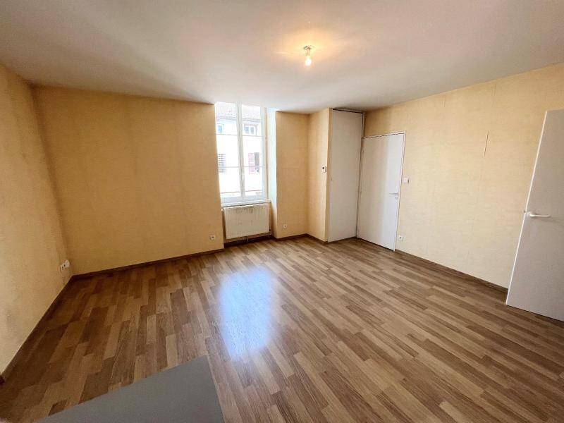 Rent apartment appartement 3 rooms 56.07 m² in Saint-Laurent-sur-Saône 01750 5 - 620 €