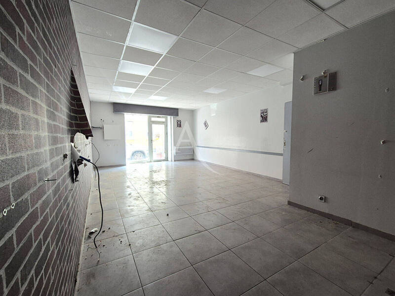 Vente local commercial à Mâcon 71000 55 000 €