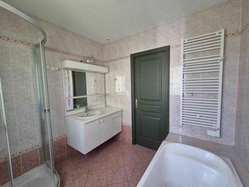 Location appartement 4 pièces 100.74 m² à Crêches-sur-Saône 71680 5 - 900 €