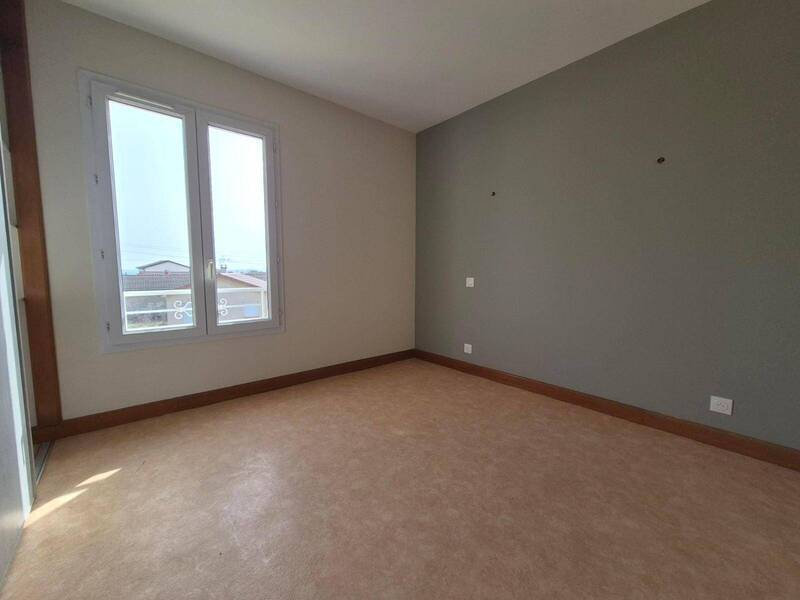 Location appartement 4 pièces 100.74 m² à Crêches-sur-Saône 71680 5 - 900 €