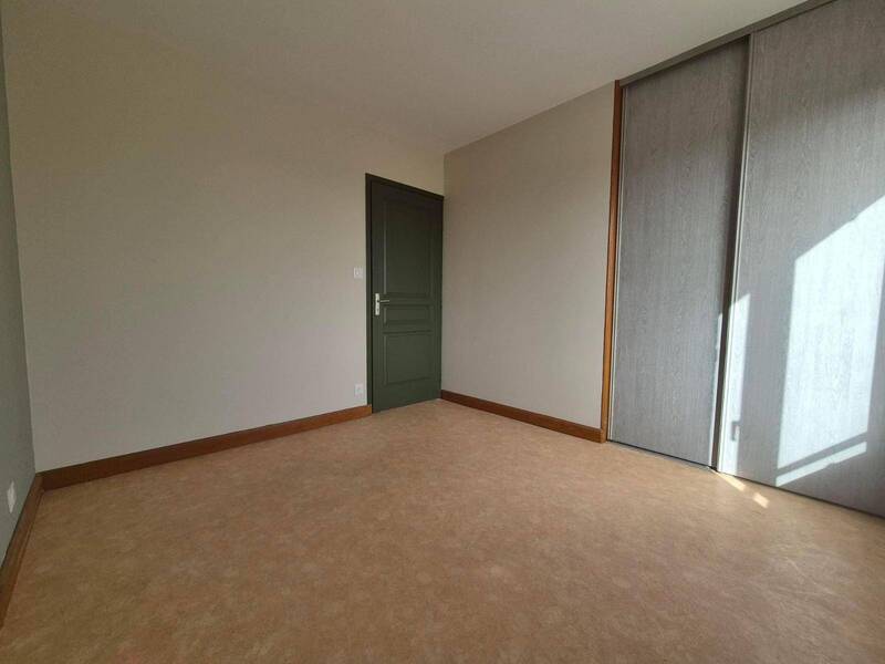 Location appartement 4 pièces 100.74 m² à Crêches-sur-Saône 71680 5 - 900 €