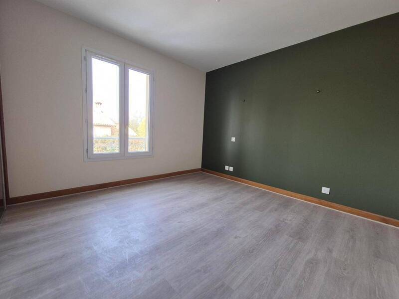 Location appartement 4 pièces 100.74 m² à Crêches-sur-Saône 71680 5 - 900 €