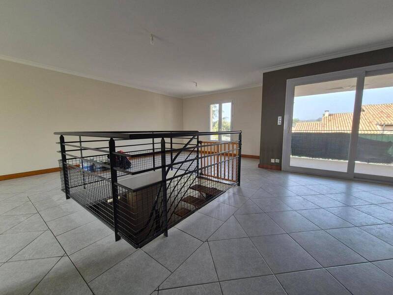 Location appartement 4 pièces 100.74 m² à Crêches-sur-Saône 71680 5 - 900 €