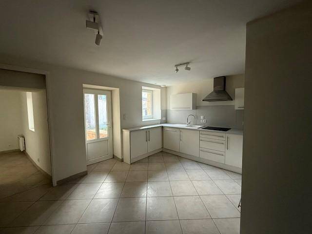 Location maison 3 pièces 90.01 m² à Lournand 71250 - 690 €