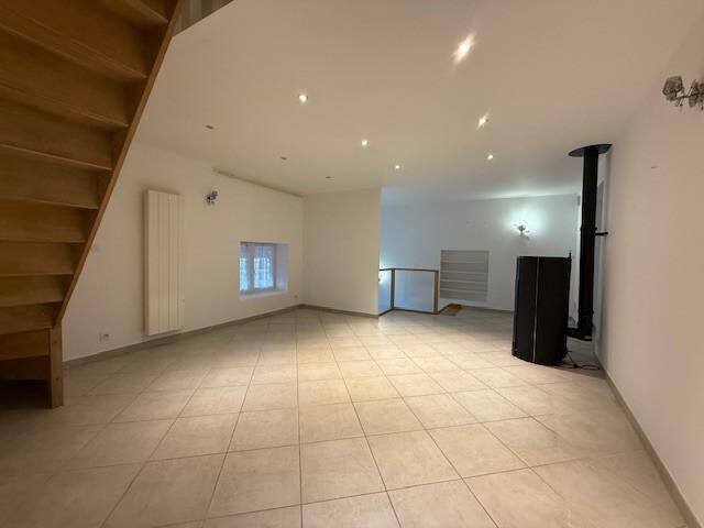 Location maison 3 pièces 90.01 m² à Lournand 71250 - 690 €