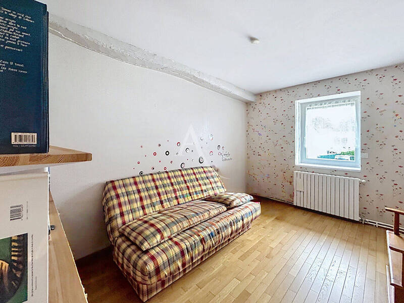 Buy house maison 6 rooms 170 m² in Viré 71260